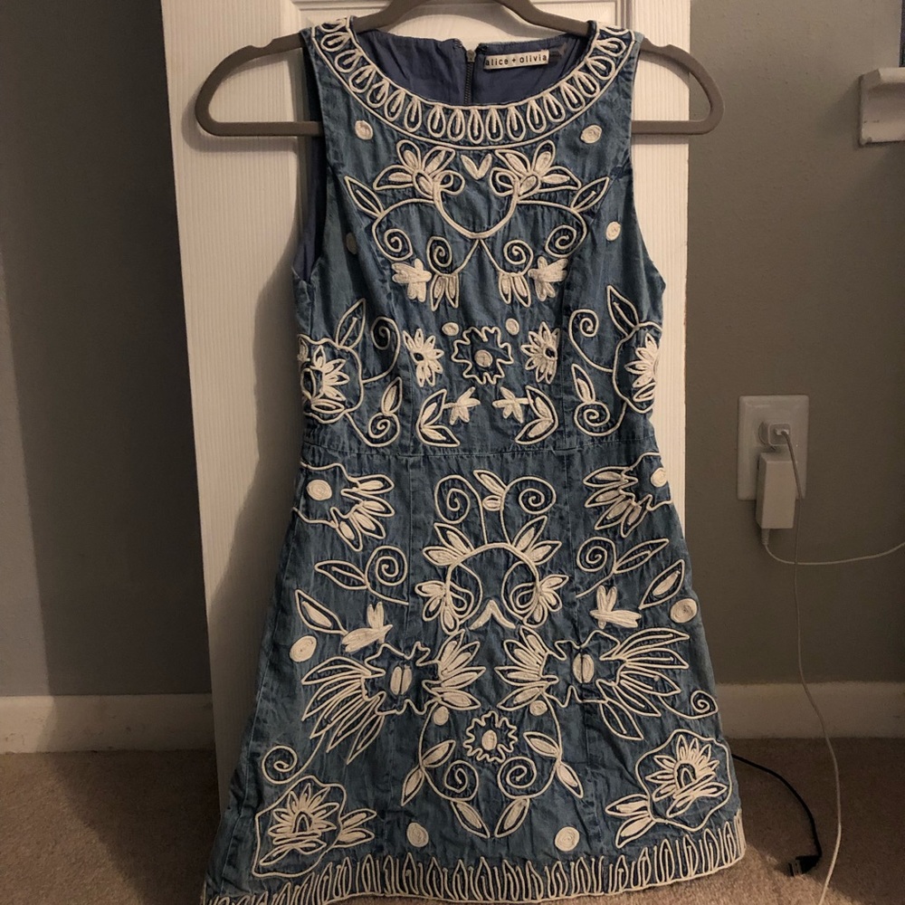 ALICE AND OLIVIA  embroidered dress